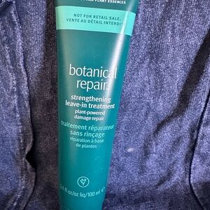 Strengthening Leave-In Treatment - Green